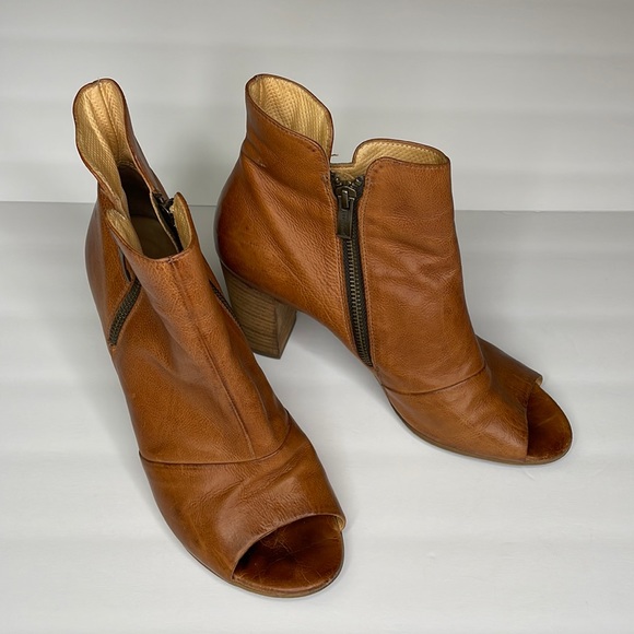 Paul Green Shoes - Paul Green camel brown double zip booties size 6 1/2